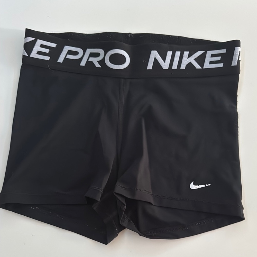 Women’s Black Nike Pros